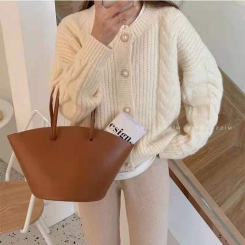 MISS sweater women's loose outer wear autumn and winter new retro Japanese style gentle lazy style thickened knitted cardigan
