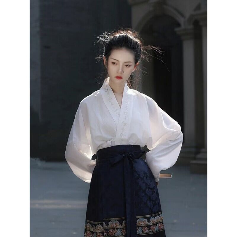 New Chinese style national style women's shirt with horse face skirt, daily small person summer and autumn improved airplane sleeve Hanfu dress