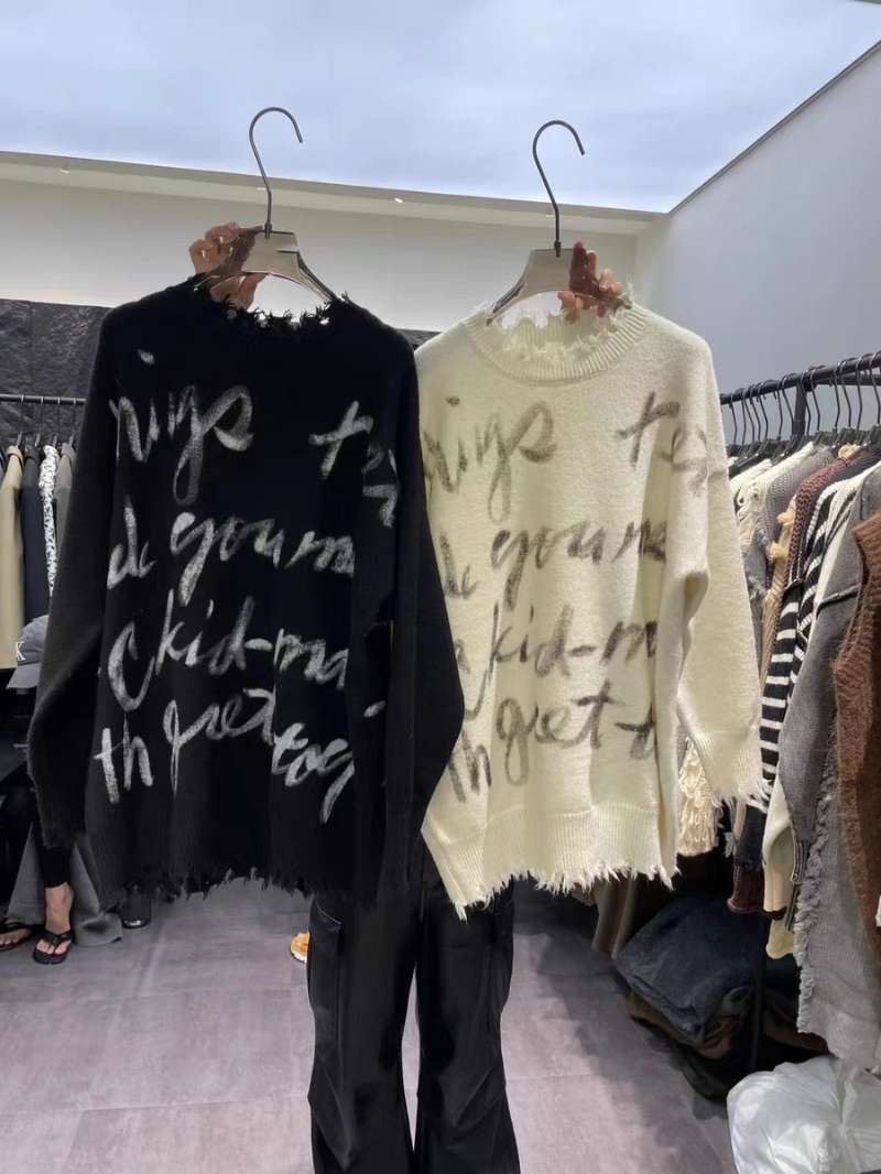 Thirteen Lines Women's 2023 Autumn and Winter New Style Personalized Raw Edge Letter Pattern Loose Lazy Style Long Sleeve Sweater Top