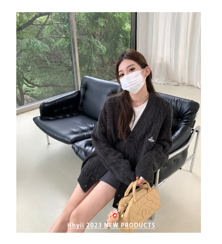 Hhyii Hokkaido V-neck cardigan sweater women's coat autumn and winter 2023 new style lazy loose knitted top