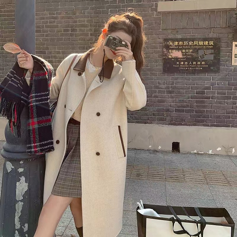 Korean beige coat for women mid-length 2023 autumn and winter new niche design contrasting color lazy style woolen coat