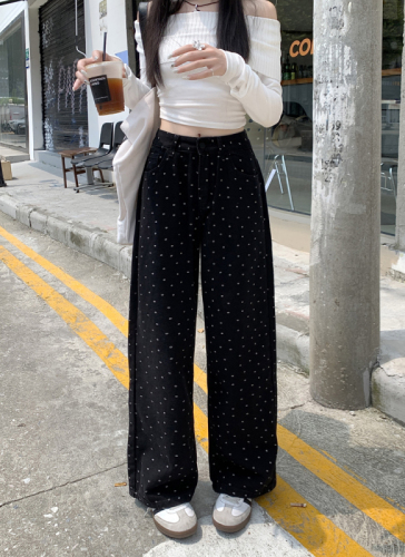 Real shot of pants for women in autumn and winter, versatile loose slimming trousers, retro black polka-dot high-waisted straight jeans