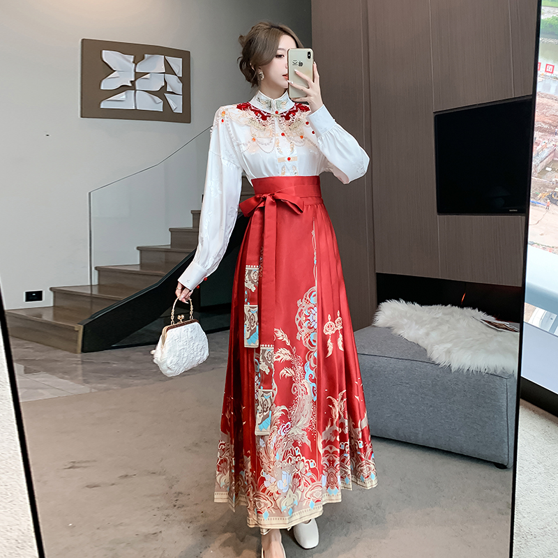 Actual shot of Luo Xiu moving incense together to sign an autumn and winter heavy industry horse-faced skirt, cloud-shouldered Hanfu, toast, engagement suit, new Chinese style