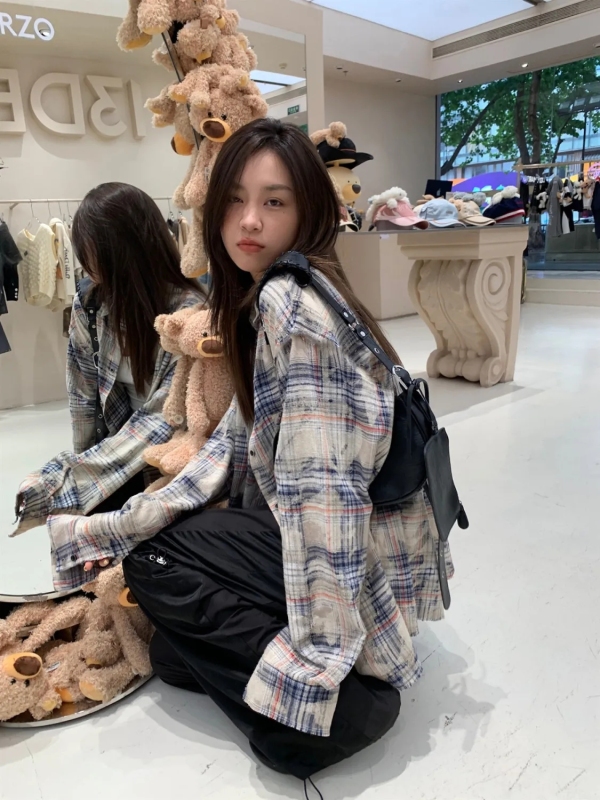 新款高級感格子襯衫女秋季撞色拼接防曬襯衣美式復古開衫外套