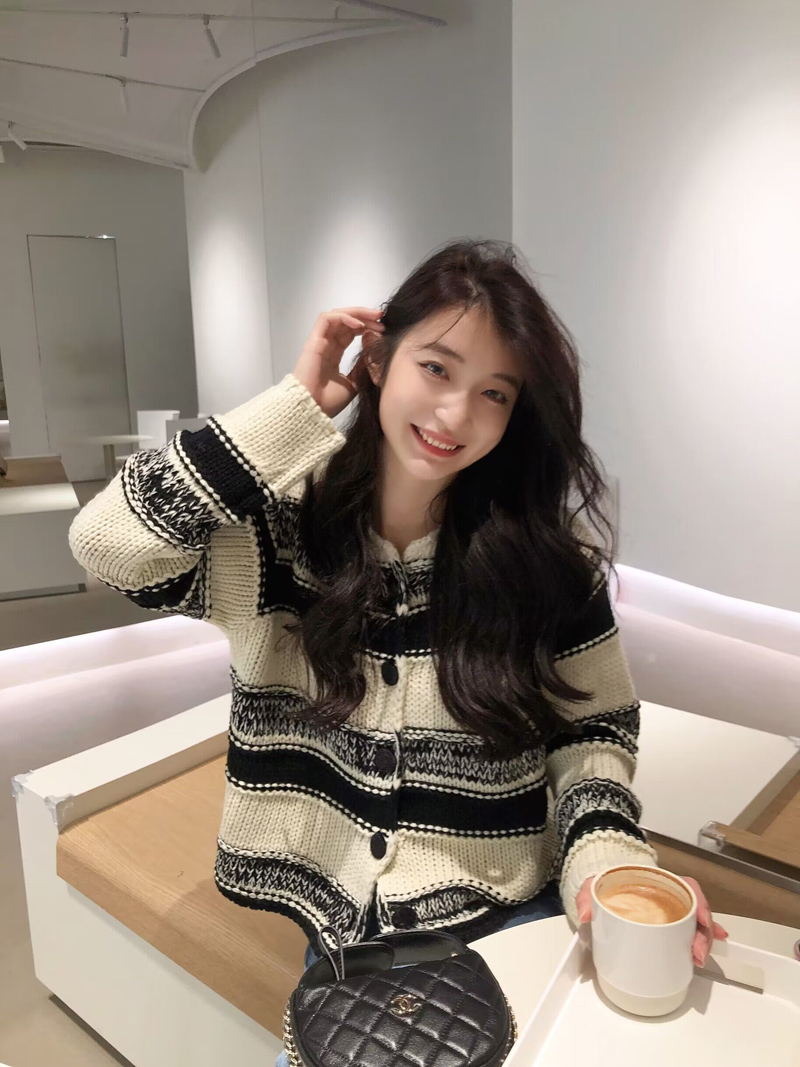 Lazy style!  Gentle 2023 Autumn Cotton Linen Stick Needle Thick Thread Black and White Striped Women's Sweater Knitted Cardigan
