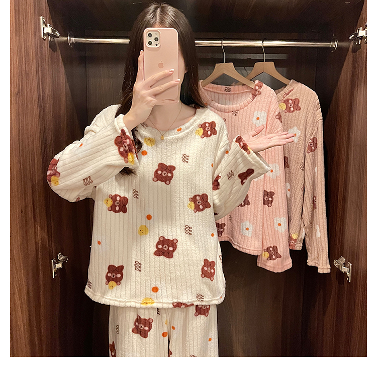 Real shot of plus size women's autumn and winter bear cartoon warm coral velvet pajamas set for women's home clothes