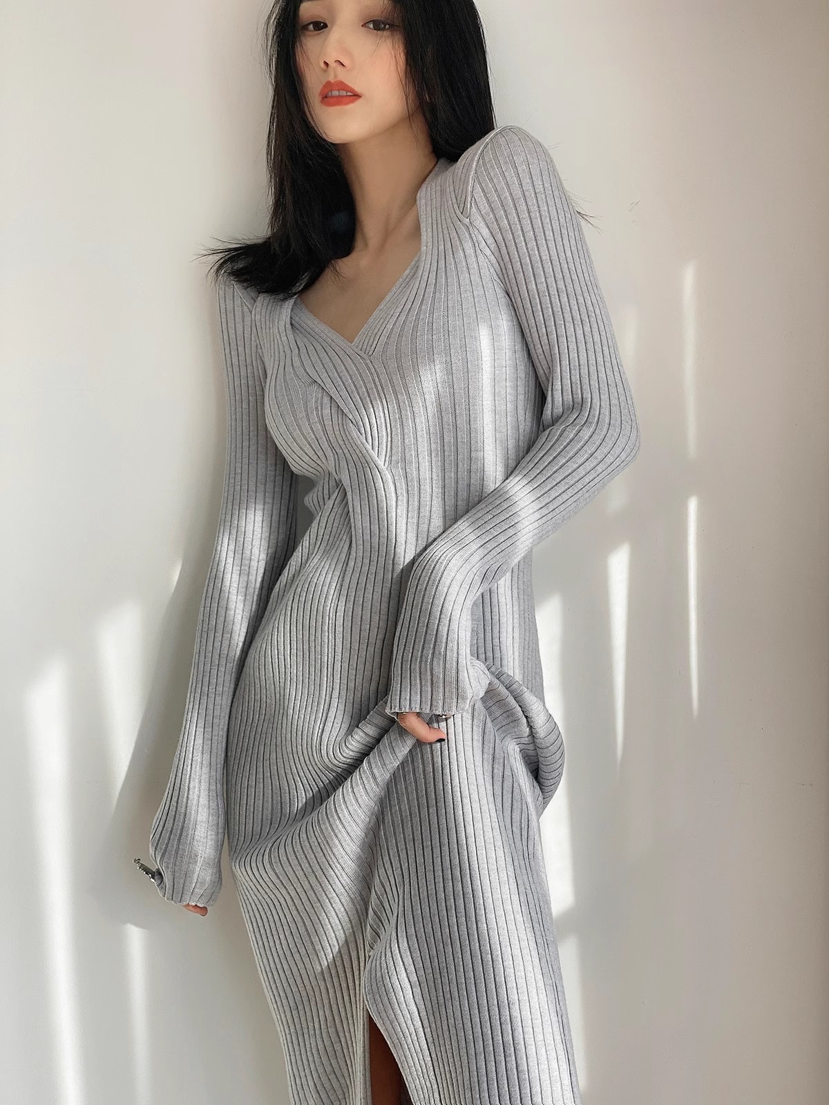 2023韓版領麻花扭結性感露肩修身針織連衣裙女不規則開衩中長款