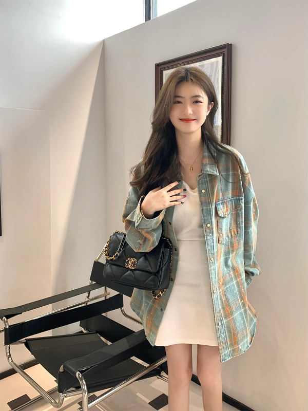 美式復古襯衫外套女士秋季潑墨翻領水洗重工格子寬鬆ovsise上衣