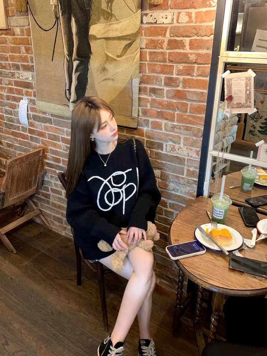 慵懶風黑色字母刺繡毛衣女韓系寬鬆休閒設計感小眾針織衛衣早秋季
