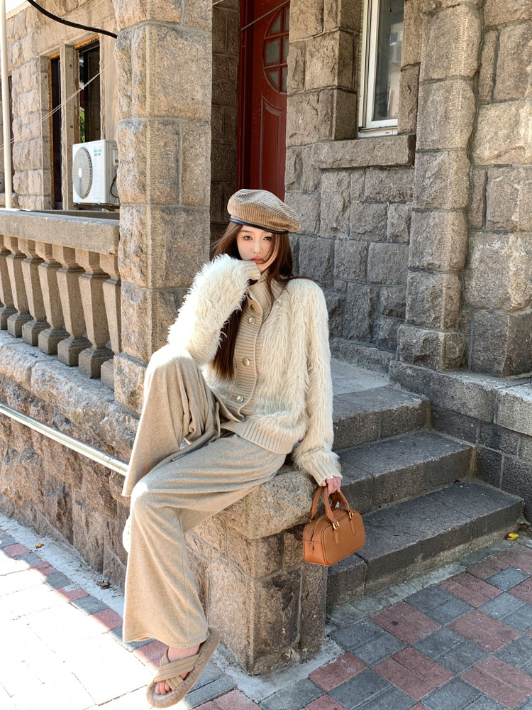 Real shot Korean style loose soft waxy furry stand-up collar sweater + lazy and comfortable straight-leg walking casual pants