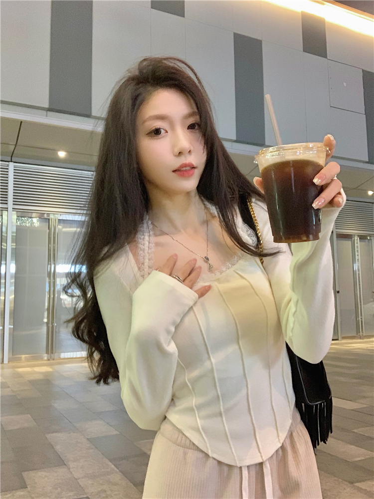 實拍~蕾絲掛脖T恤女德絨保暖U形領弧形不規則下擺打底上衣