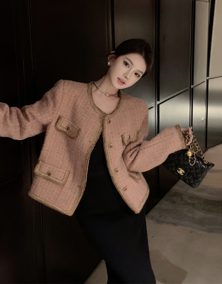 Actual shot~Heavy gold braided Xiaoxiang jacket for women in autumn and winter French retro tweed short top
