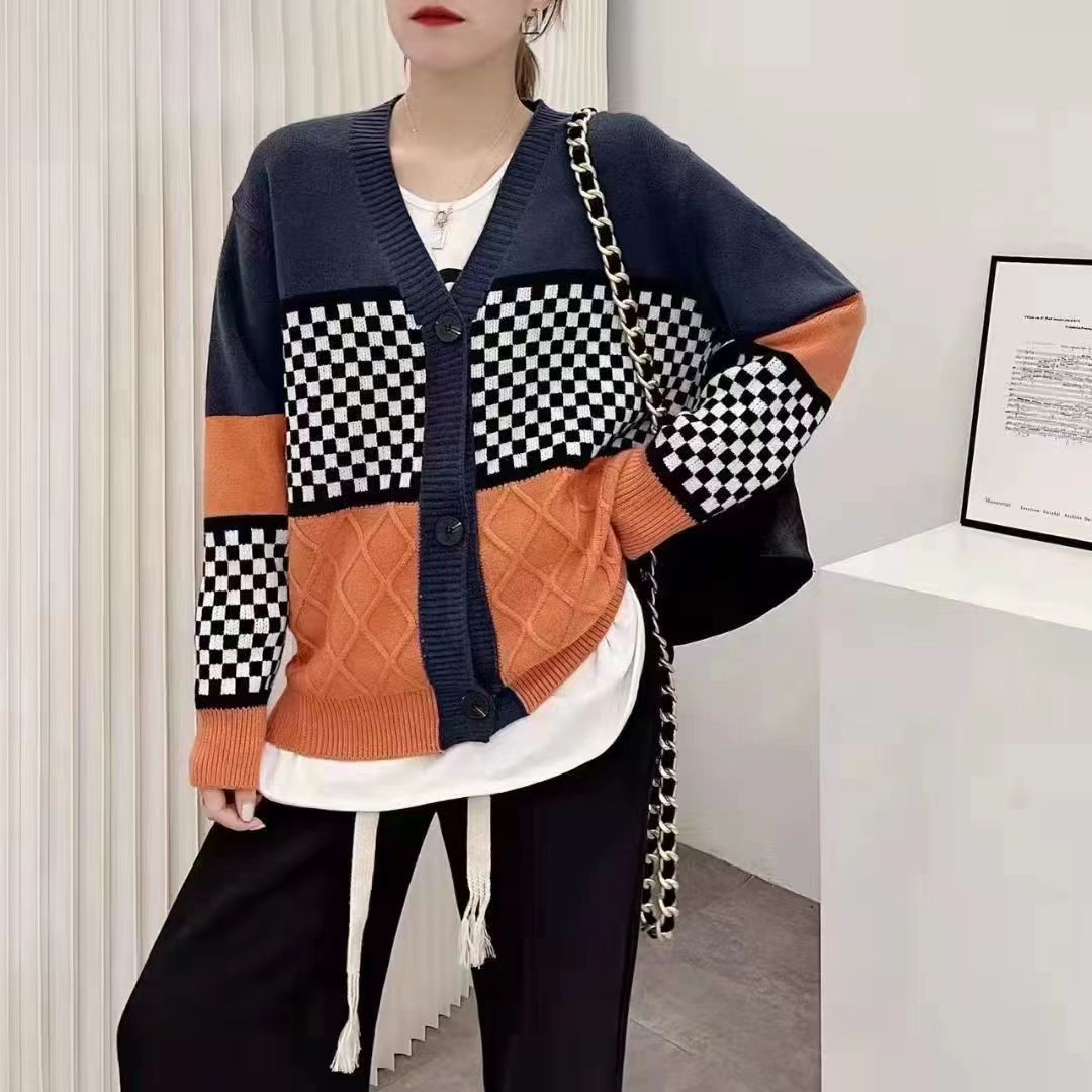 Sweater jacket women's design niche 2023 new spring and autumn style fashionable first love chic knitted cardigan