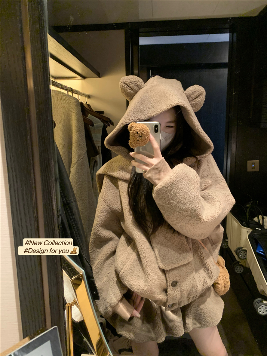 Actual shot of Milky Bear, lambswool hooded thickened coat, high-waisted flower bud skirt suit