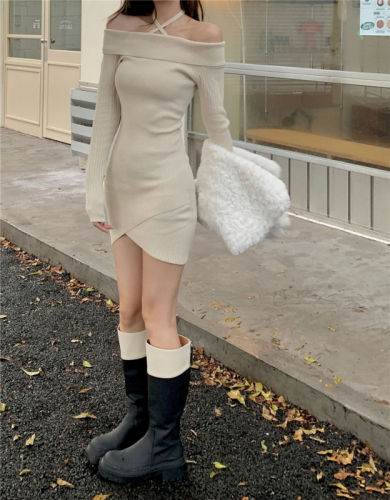 实拍 秋季~2023年周白子同款韩版纯欲设计感针织连衣裙女