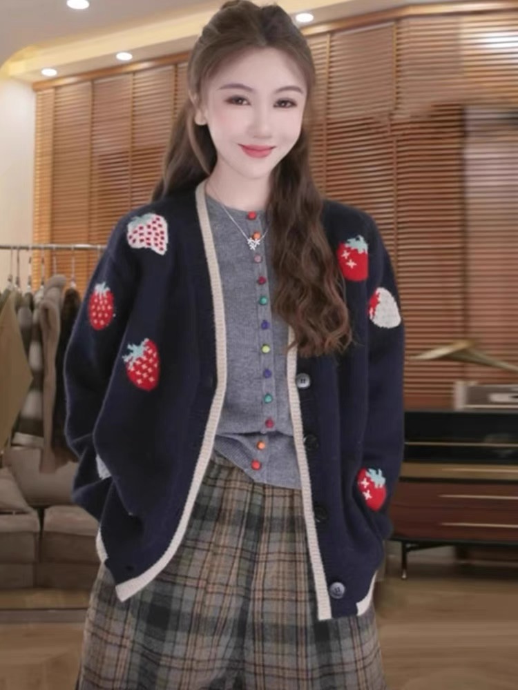 設計感淑女風寬鬆長袖軟糯羊毛衫草莓提花短款針織衫開衫上衣外套