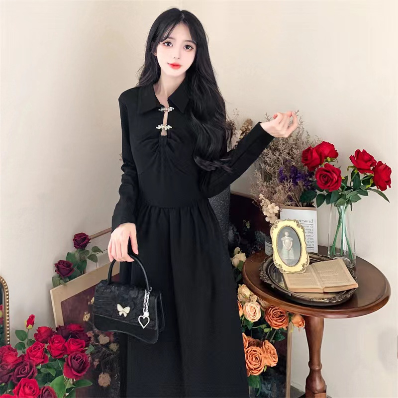 Pear-shaped body slimming dress that covers belly and hides body fat 2023 new autumn and winter little black dress for women
