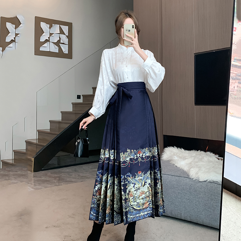 Original 1955 Pauline lamp woven gold imitation makeup horse face skirt national style new Chinese style high-end slimming commuting