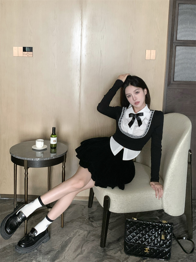 Actual shot of a foreign student’s pure girly bow-tie shirt, fake two-piece top + high-waisted skirt