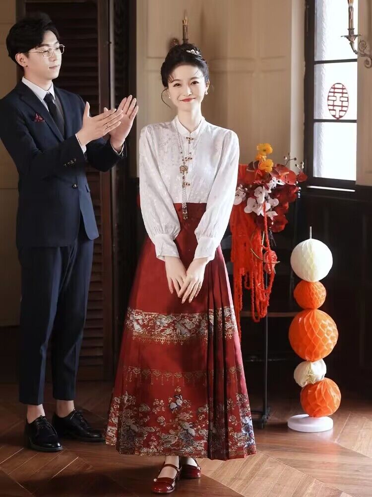 2023新款新中式紅色馬面裙子敬酒服女套裝上衣搭配婚服訂婚禮服秋