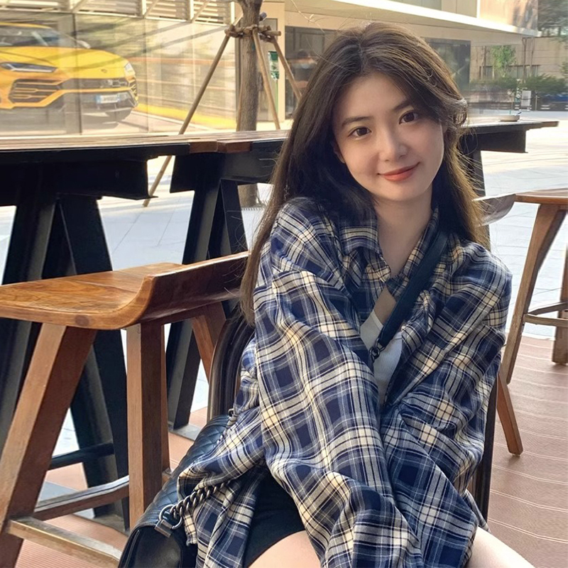 復古格子襯衫外套女春秋季2023年新款長袖薄款襯衣慵懶風女士上衣