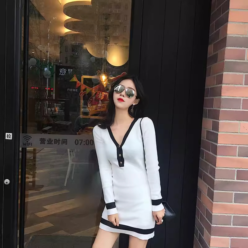 時尚港味撞色拼接V領長袖連衣裙女秋季新款辣妹修身百搭包臀短裙