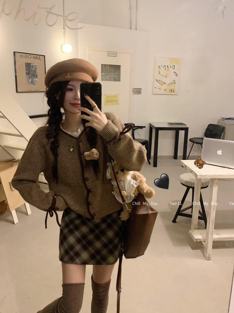 Real shot of cuffed lace-up sleeve sweater cardigan for autumn design knitted women's jacket + retro plaid skirt