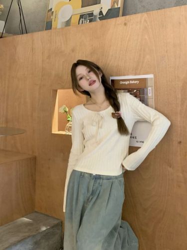 Shooted three standard patterns with flower knitting butterfly knot long sleeve high-end inner wear gentle top