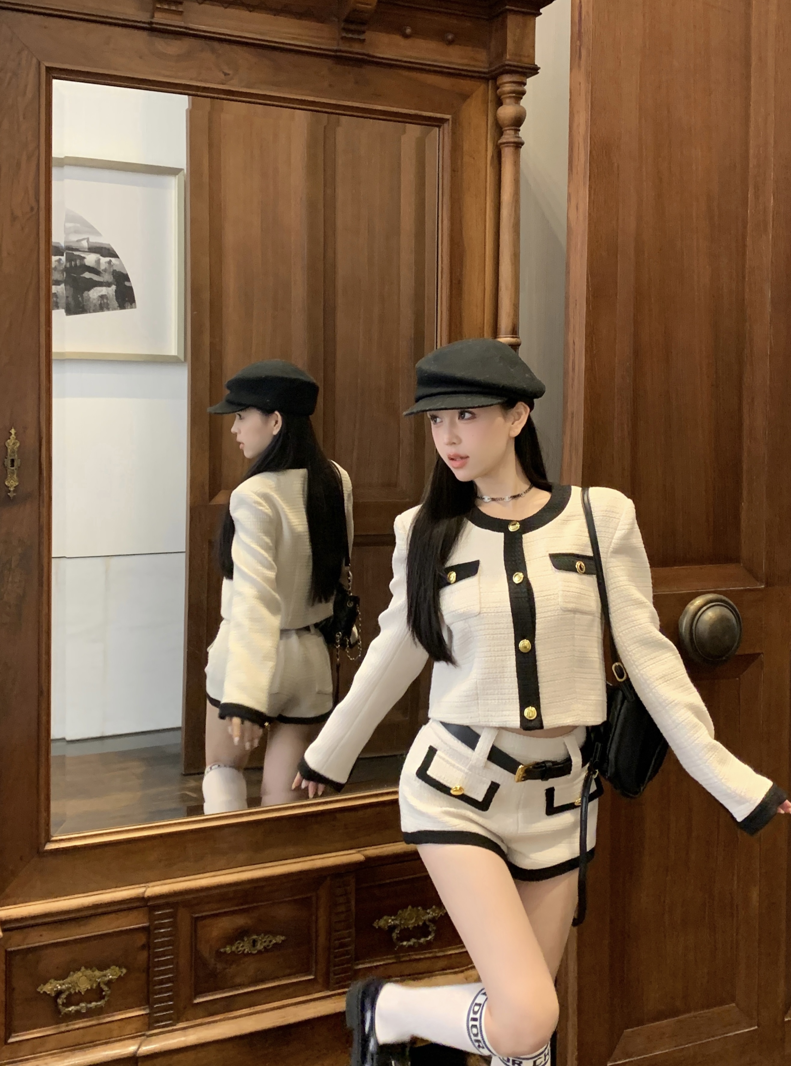 Actual shot of white tweed small fragrant short coat top exquisite two-piece suit for women