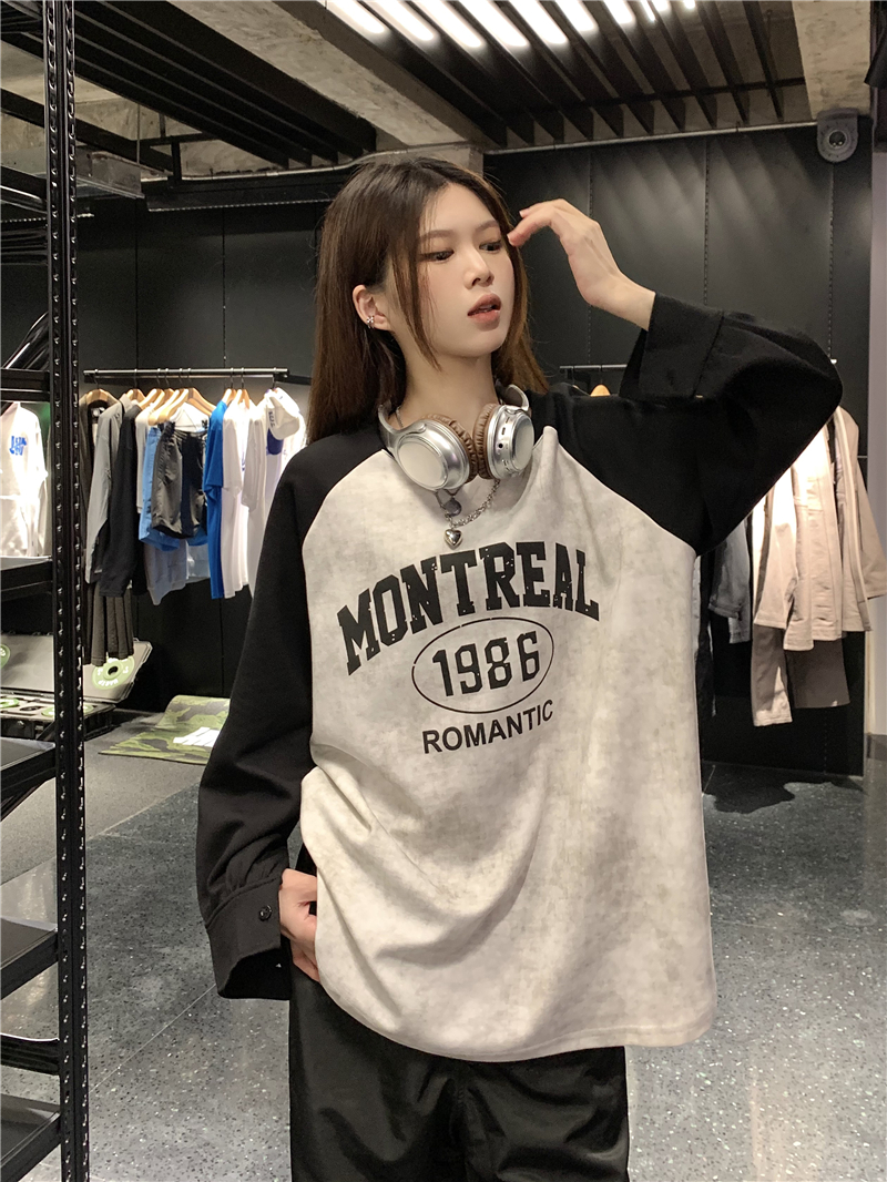 Real shot of retro contrasting color round neck long-sleeved sweatshirt for women, autumn design, casual and versatile bottoming top