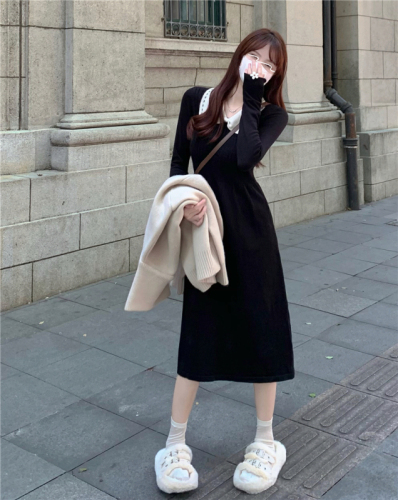 实拍 秋季~ 2023年韩版设计感毛织打底裙气质显瘦小黑裙