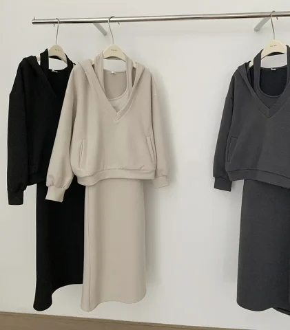 2023 Temperament Korean style fashionable design hooded sweatshirt set feminine knitted halterneck dress two-piece set