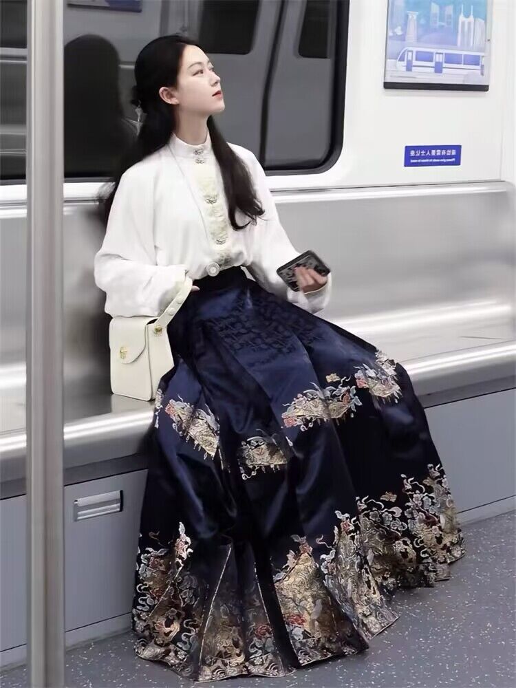 Horse-faced skirt suit, national style ancient costume, small improved Hanfu, women's style, made in Song Dynasty and Ming Dynasty, with Han elements for daily use