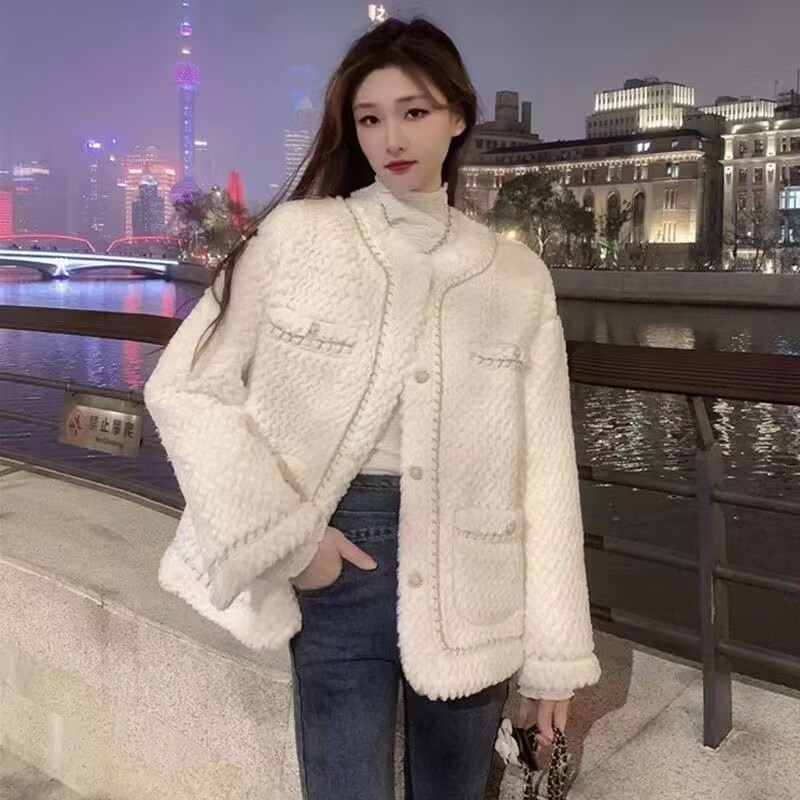 2023 new autumn and winter Korean style small fragrant style lamb wool coat for women loose thickened imitation fur one-piece top