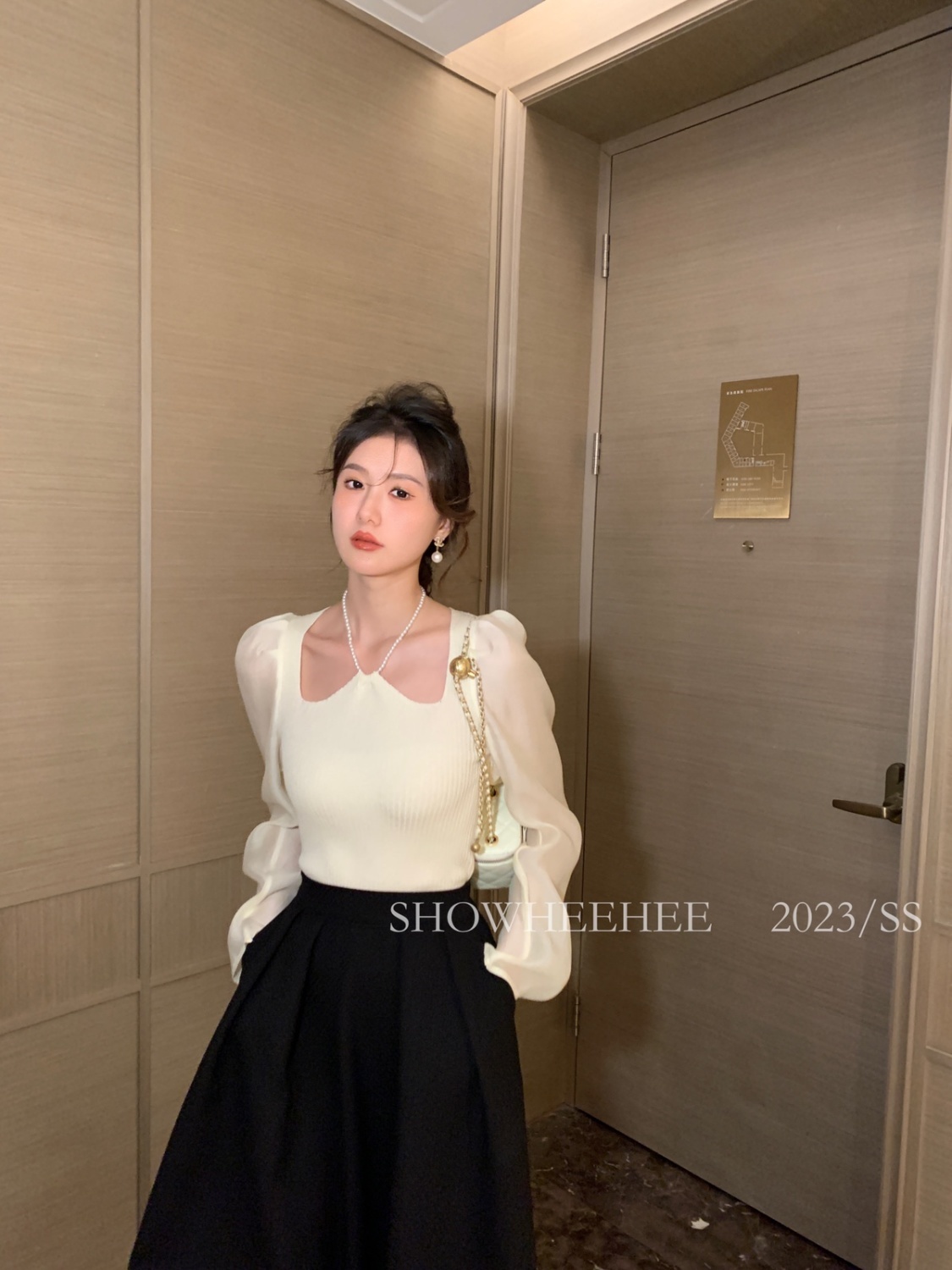 2023春夏季新款氣質珍珠鏈掛脖設計感收腰顯瘦打底針織衫女冰爽絲