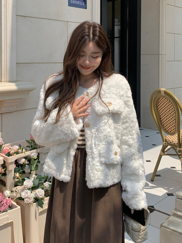 Autumn and winter small fragrance style thickened lamb wool jacket for women