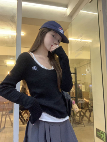 Japanese school girl fake two-piece U-neck sweater women's design bottoming shirt wears halterneck long-sleeved top