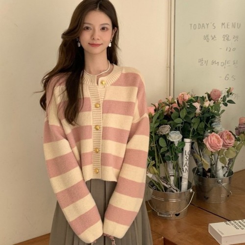 Soft waxy color contrast striped round neck small fragrant knitted cardigan women's spring and autumn French style loose short sweater jacket