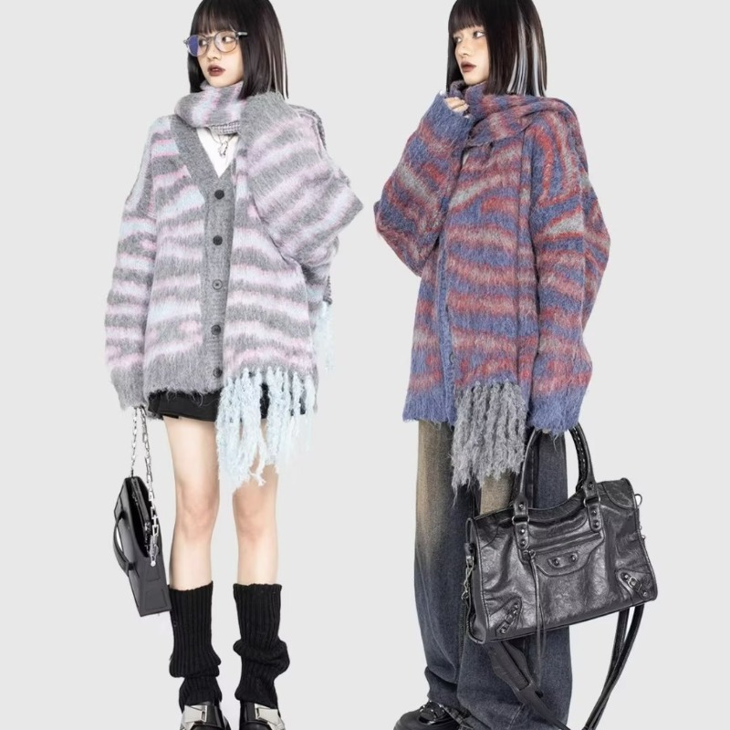 Lazy style knitted cardigan women's autumn and winter 2023 new coat high-end striped loose American retro sweater