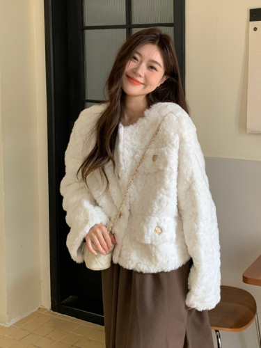 Autumn and winter small fragrance style thickened lamb wool jacket for women