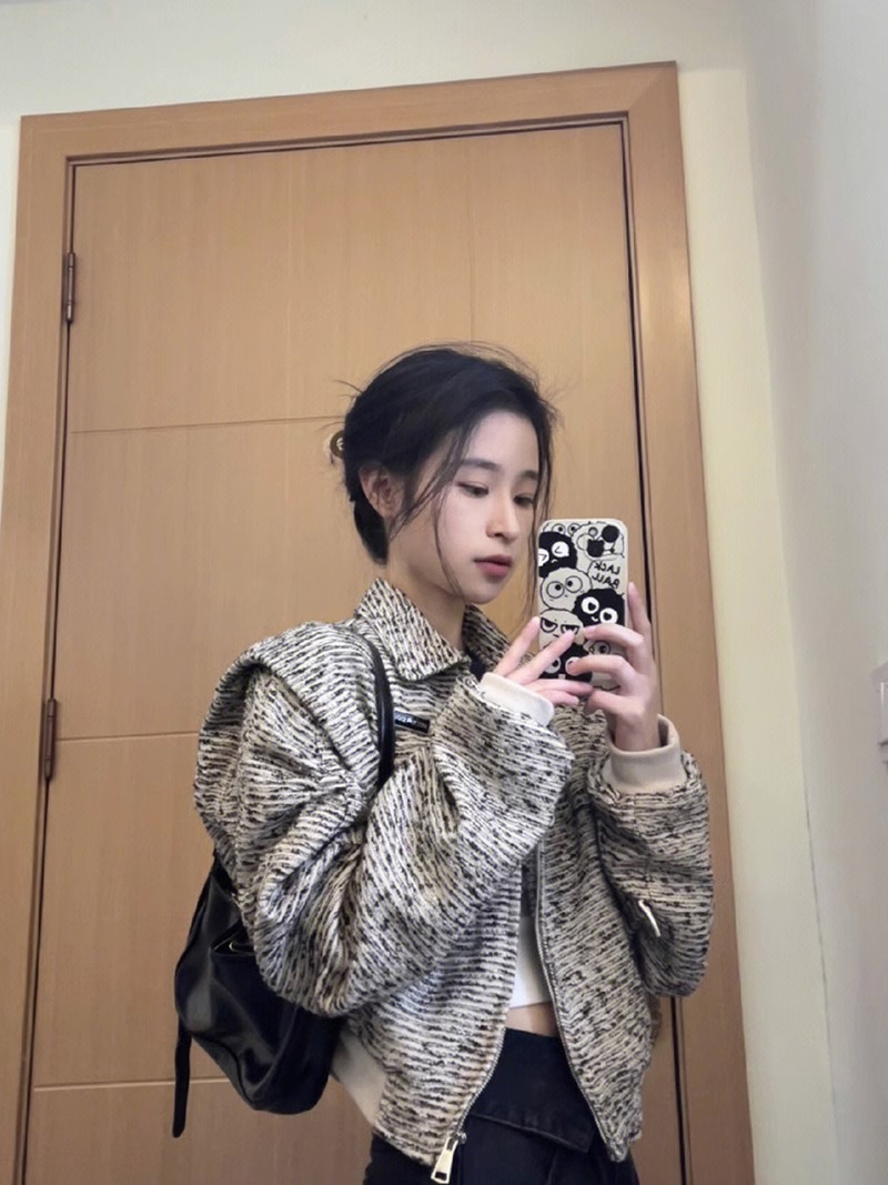 Xiaoxiang style short jacket for women spring and autumn 2023 new high-end design niche retro Hong Kong style chic baseball uniform