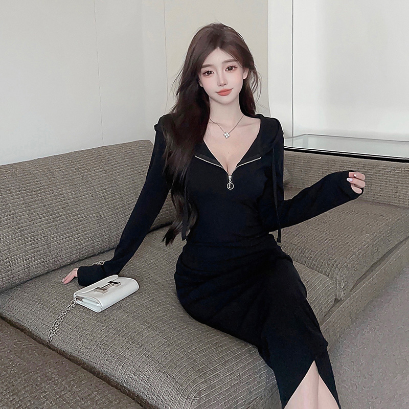 Real shot of large-size French hooded long-sleeved dress with hemmed edges for women, autumn black temperament, slimming long dress