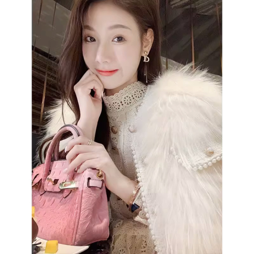 2023 New Winter Lady Style High-end Furry Women's Jacket Original Fabric