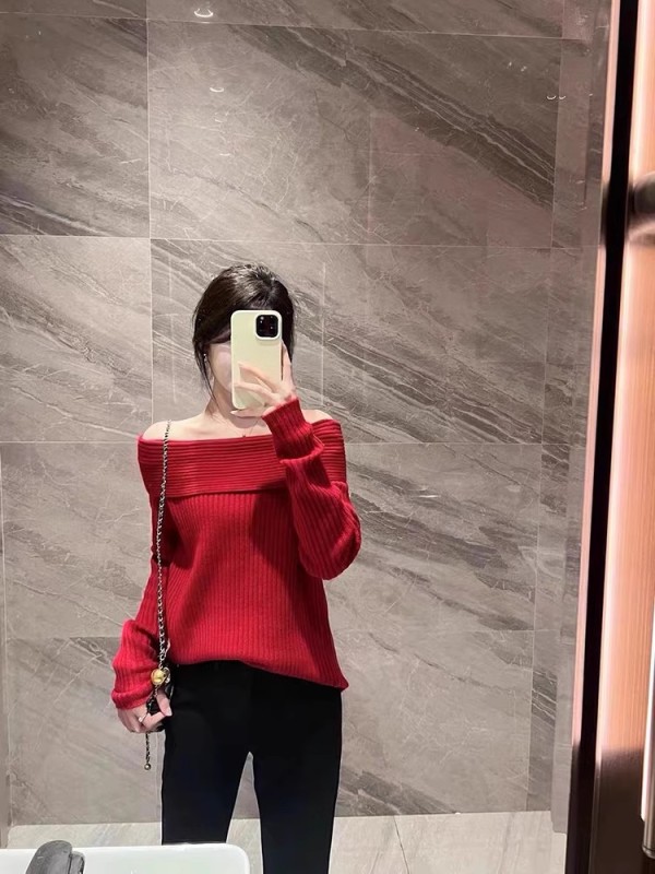 灰色一字肩毛衣女2023秋冬新款慵懶風氣質名媛修身露肩長袖針織衫