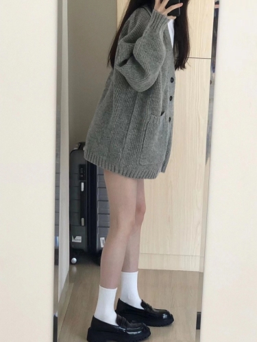 Korean version of wearing small fragrant style knitted sweater for women, new autumn style, loose and lazy v-neck cardigan jacket, trendy