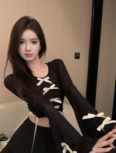 Real shot of Sweet Cool Hot Girl Bow T-shirt Women's Autumn Slim Short Design Bell Sleeve Long Sleeve Top