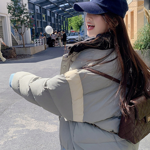 Actual shot of Korean style 2023 winter new down jacket for women, loose student short bread coat, cotton jacket, trendy ins