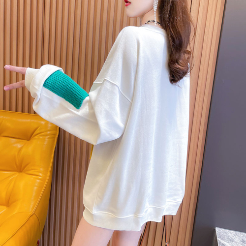 Actual shot of 75 polyester/25 cotton Korean style loose mid-length color-blocked round neck thin sweatshirt for women