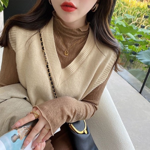 Half-high collar fungus-edged bottoming shirt for women, autumn and winter new long-sleeved T-shirt, chic little shirt with inner top