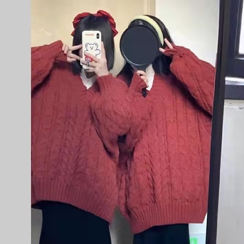 Lazy style twist V-neck pullover sweater for women  autumn and winter new loose soft waxy sweater long-sleeved top thick